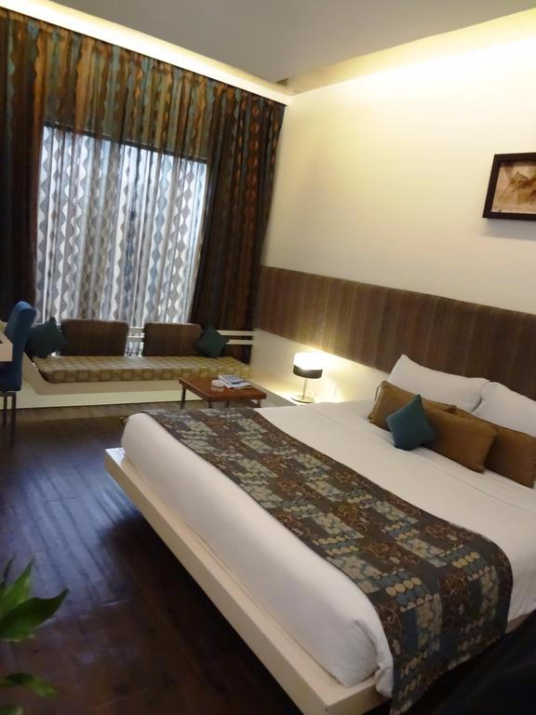 Hotel Kohinoor Continental,Airport Мумбай Екстериор снимка