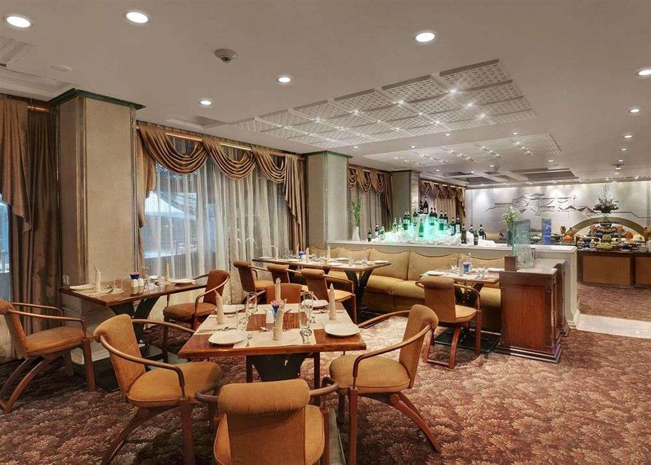 Hotel Kohinoor Continental,Airport Мумбай Екстериор снимка