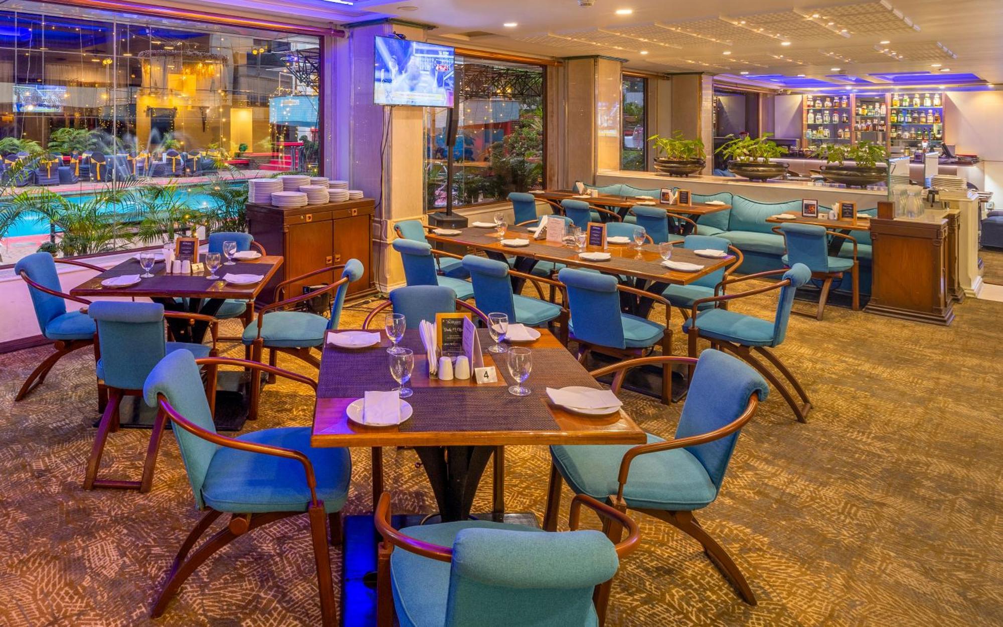 Hotel Kohinoor Continental,Airport Мумбай Екстериор снимка