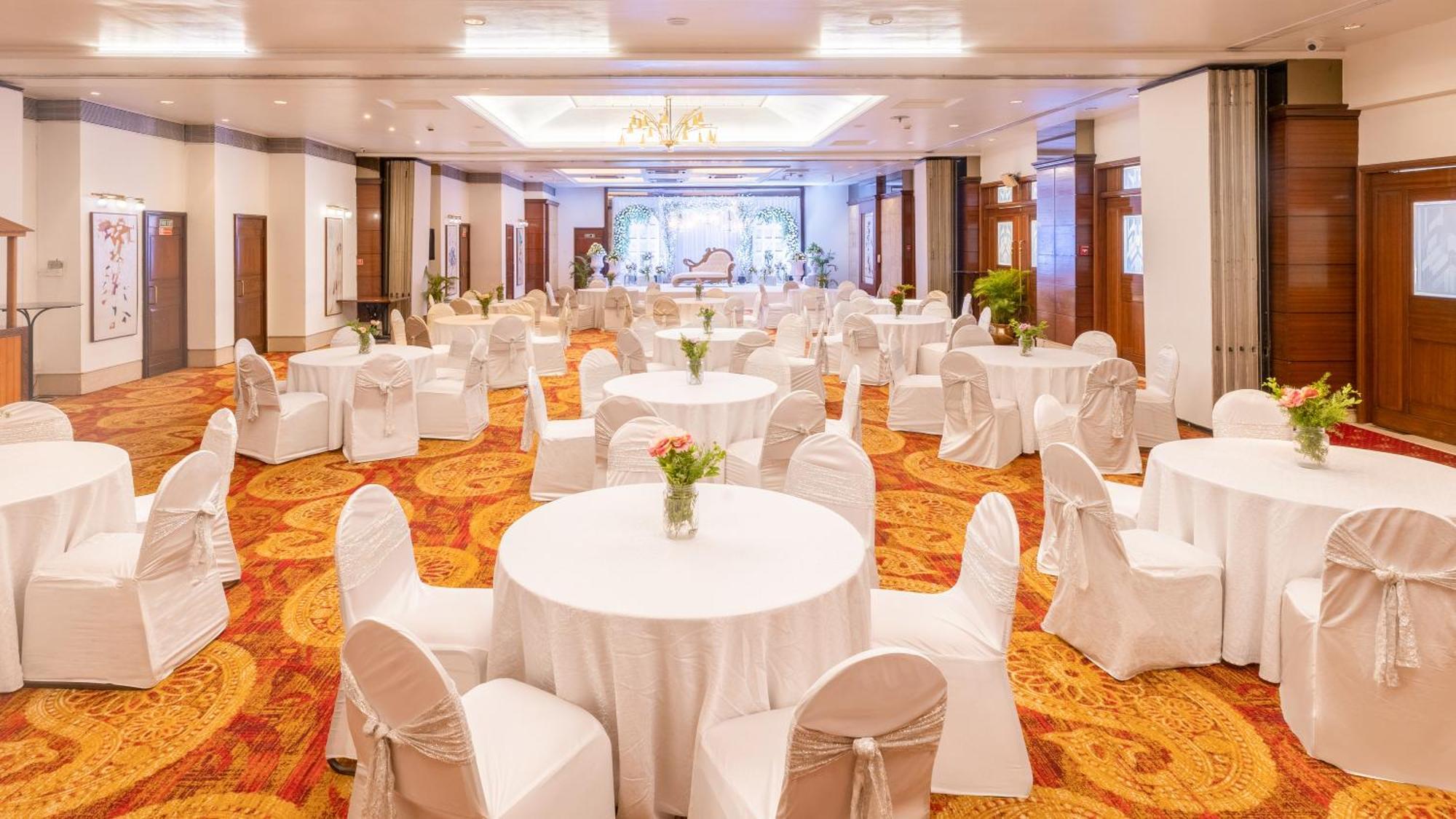 Hotel Kohinoor Continental,Airport Мумбай Екстериор снимка