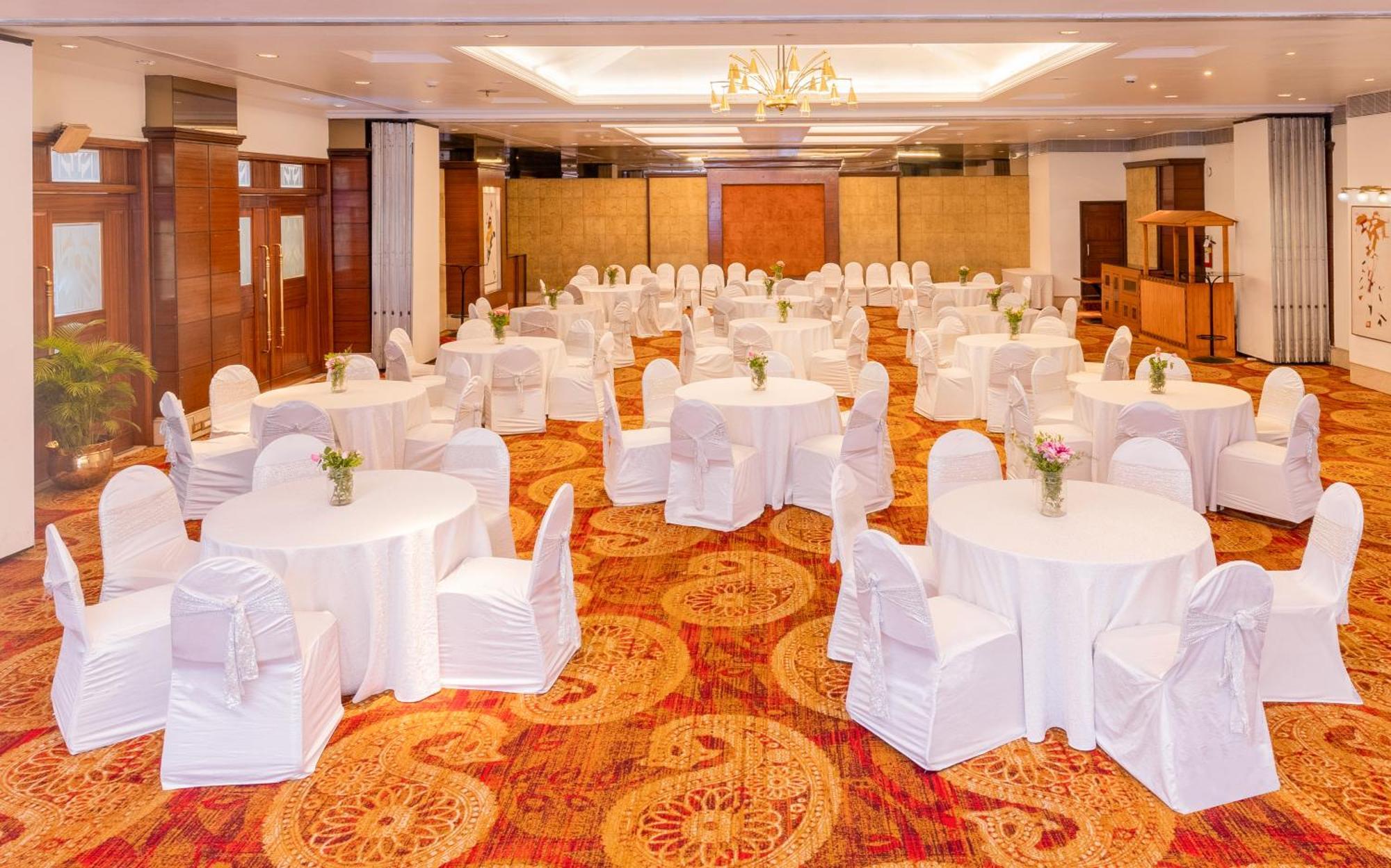 Hotel Kohinoor Continental,Airport Мумбай Екстериор снимка