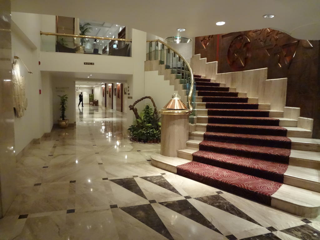 Hotel Kohinoor Continental,Airport Мумбай Екстериор снимка