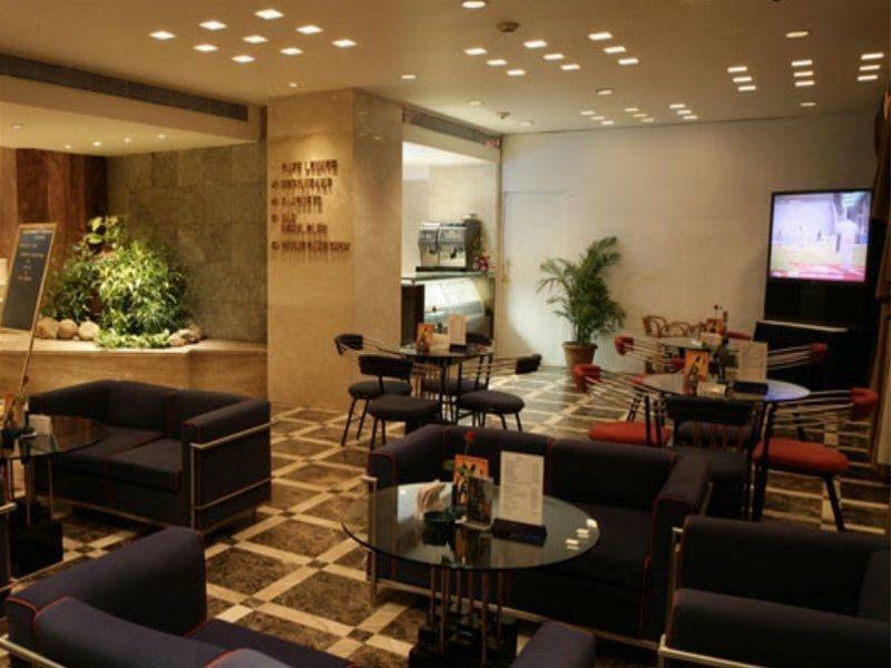 Hotel Kohinoor Continental,Airport Мумбай Екстериор снимка